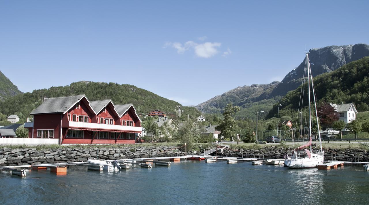 Grandane Feriehus Stongfjorden Экстерьер фото
