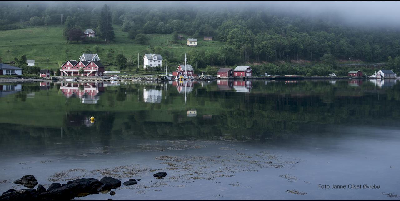 Grandane Feriehus Stongfjorden Экстерьер фото